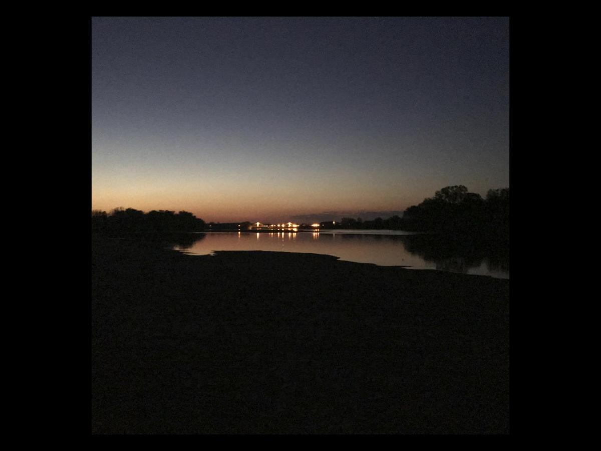 Une Nuit Sur Loire Treves-Cunault 外观 照片
